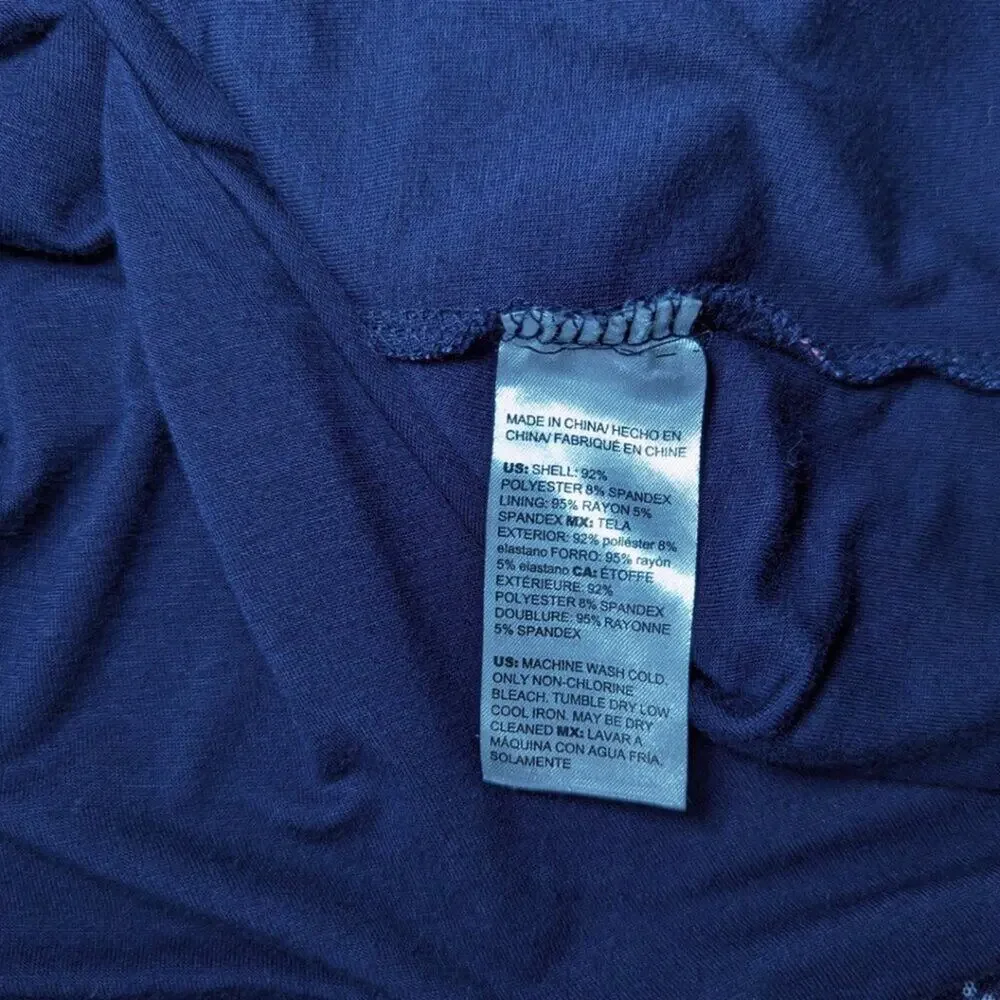 Chico's 2 (Large) Sleeveless Lined Navy Blue V-Neck Geometric Pattern Top